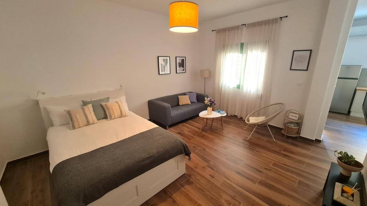 Yannis Guest House Aegina Экстерьер фото